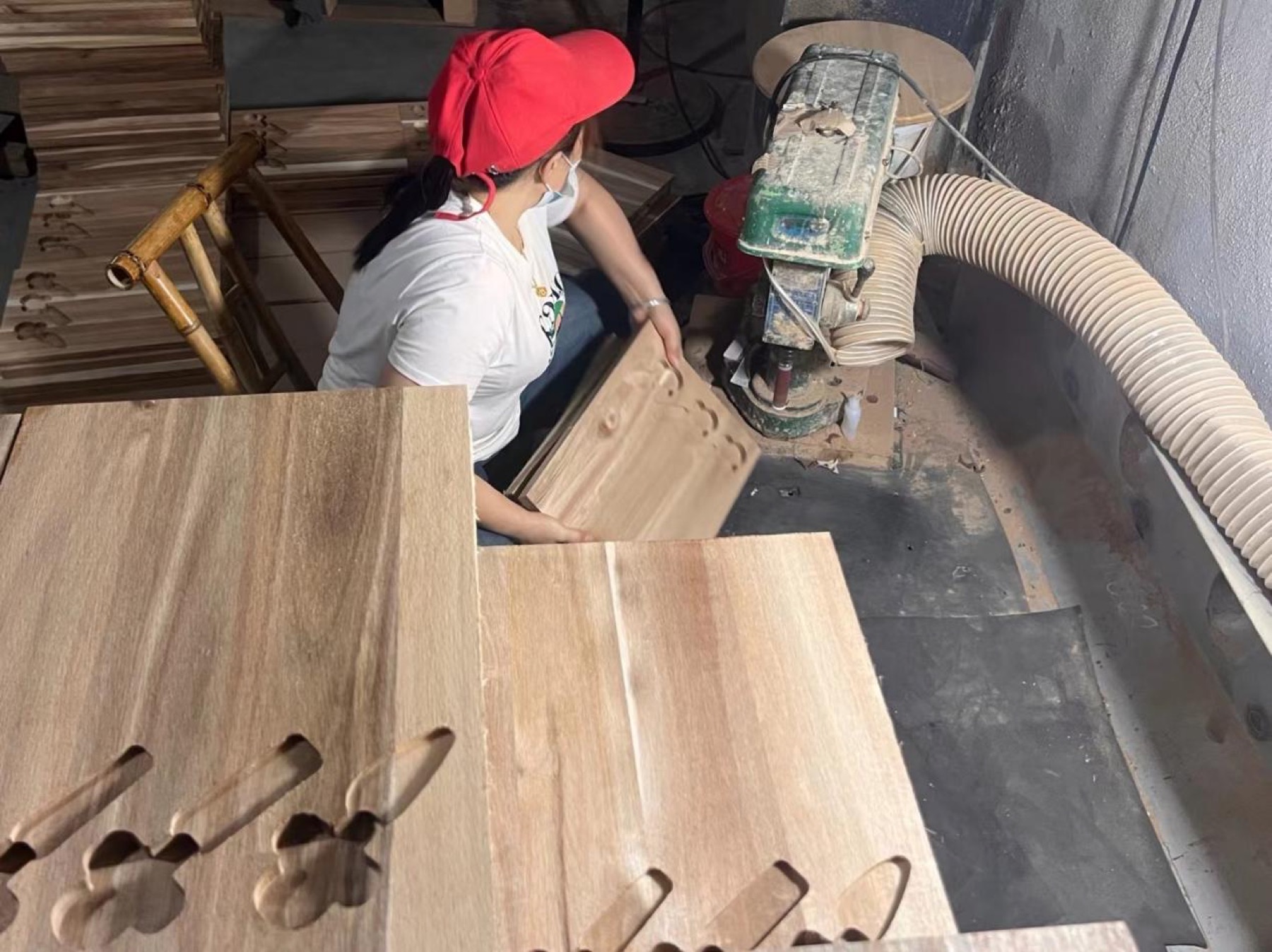 Detail sanding grooves on wooden kitchenware