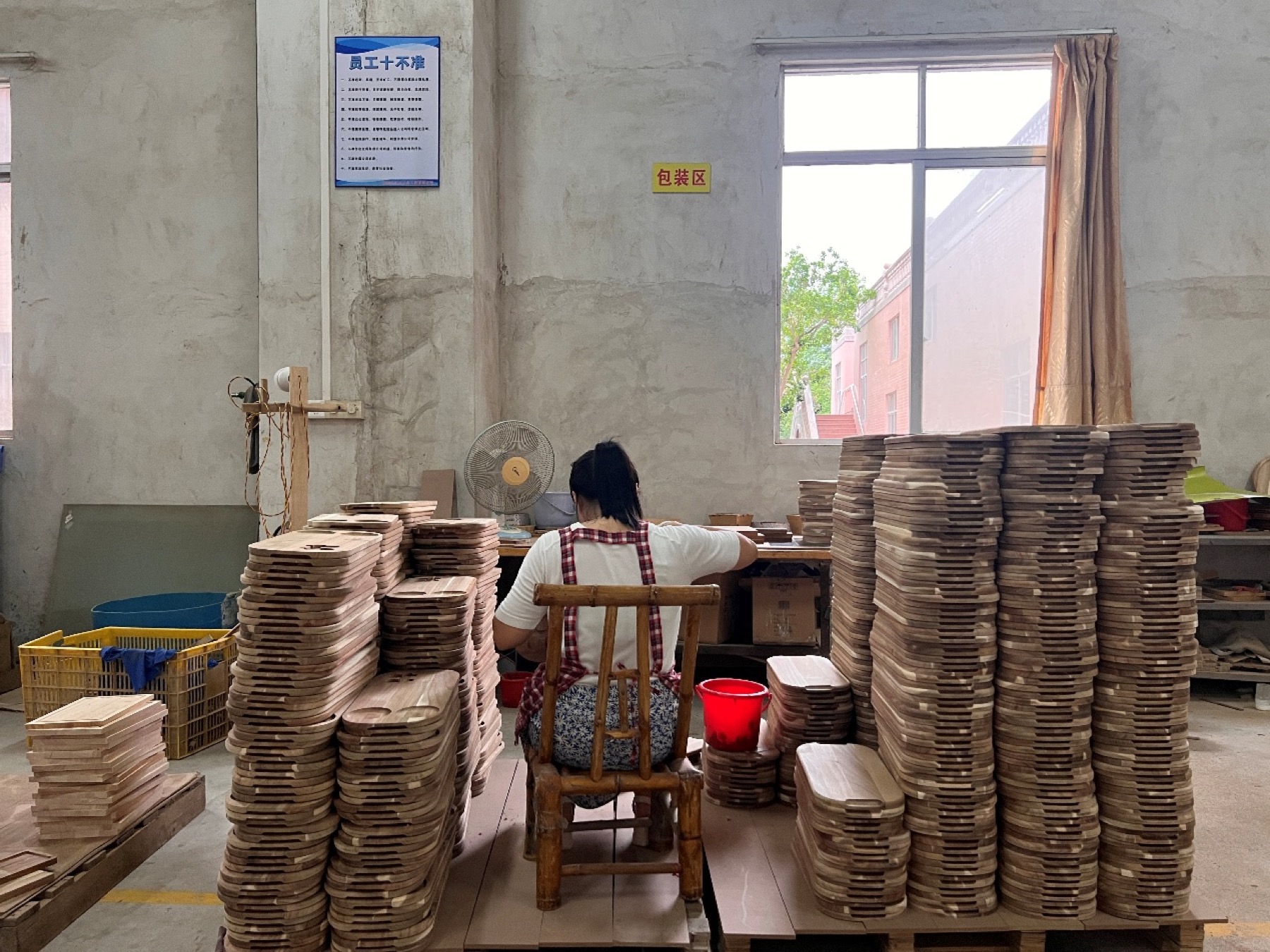 Packing inspection for custom wooden kitchenware